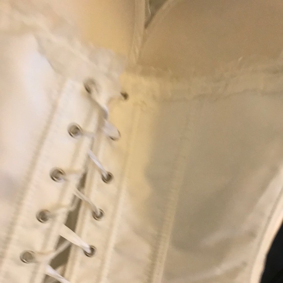 Corset - Picture 3 of 3